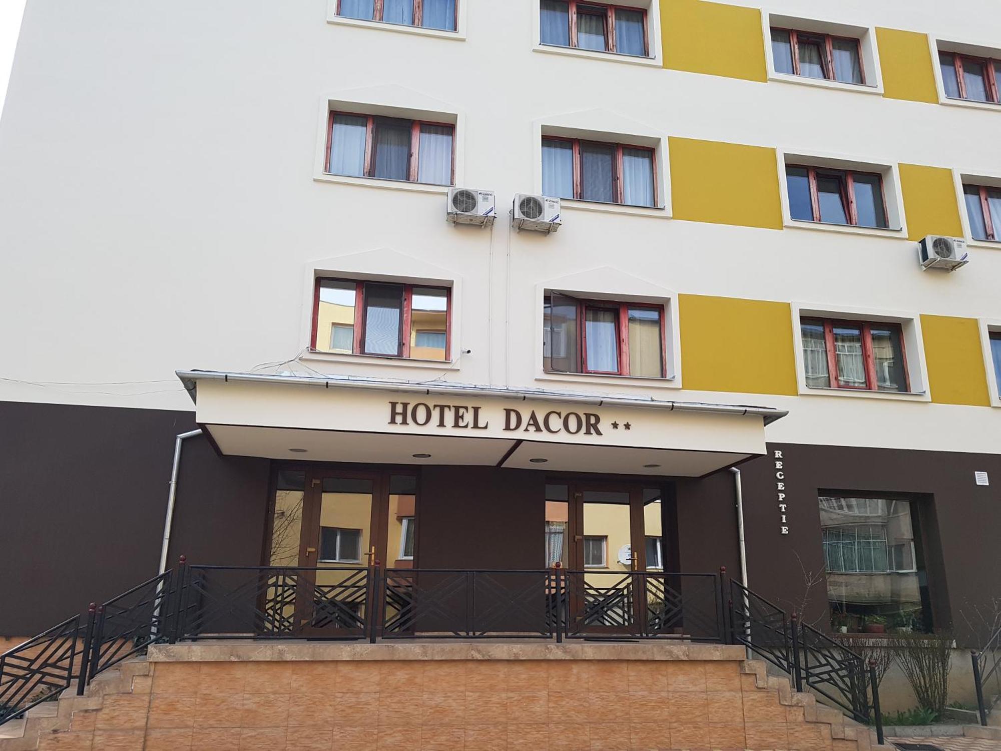 Hotel Dacor Orastie Exterior photo